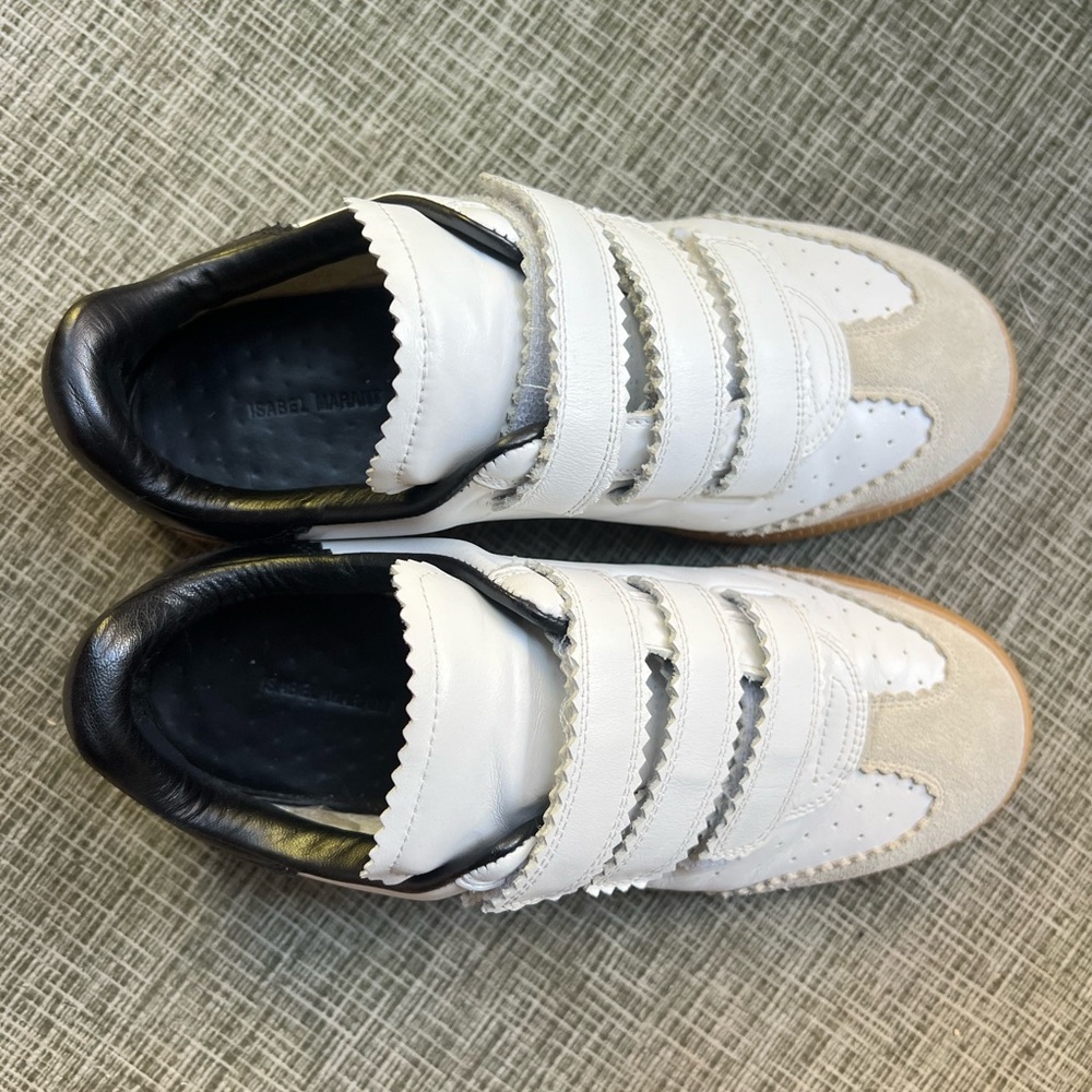 Isabel Marant - White Bethy Leather sneakers.